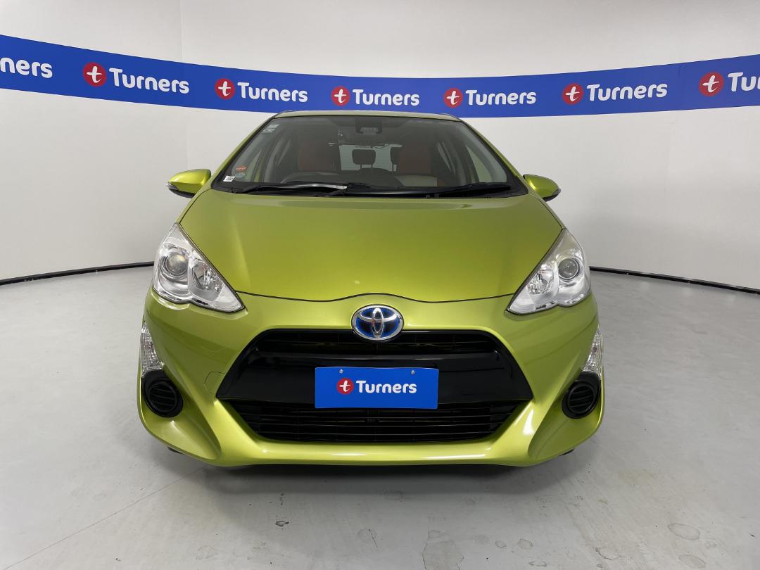 Photo '2' of Toyota Aqua Photo '2' of Toyota Aqua