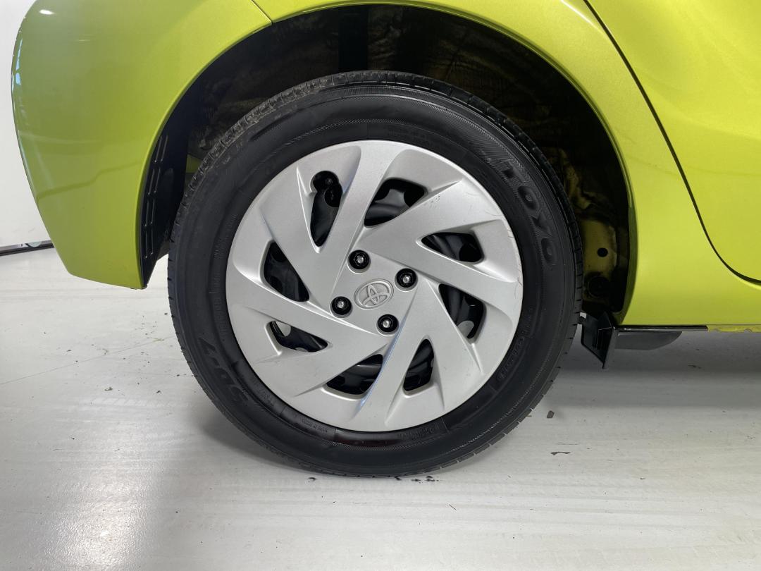 Photo '12' of Toyota Aqua Photo '12' of Toyota Aqua