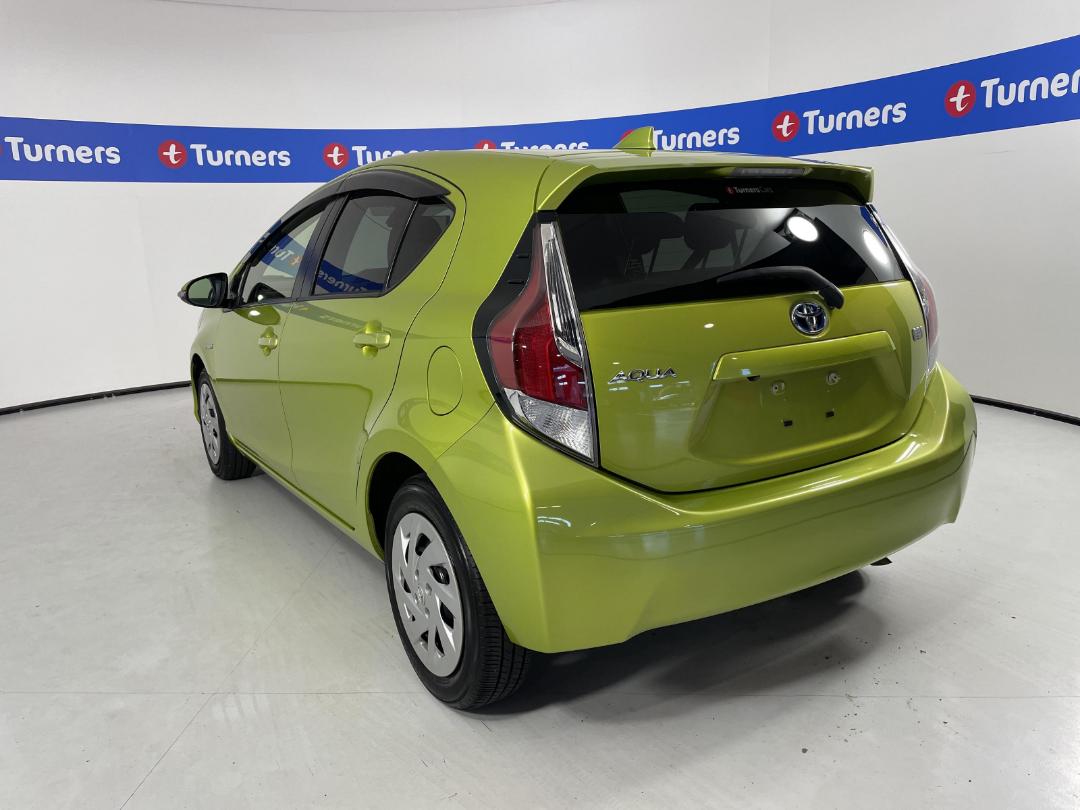 Photo '5' of Toyota Aqua Photo '5' of Toyota Aqua