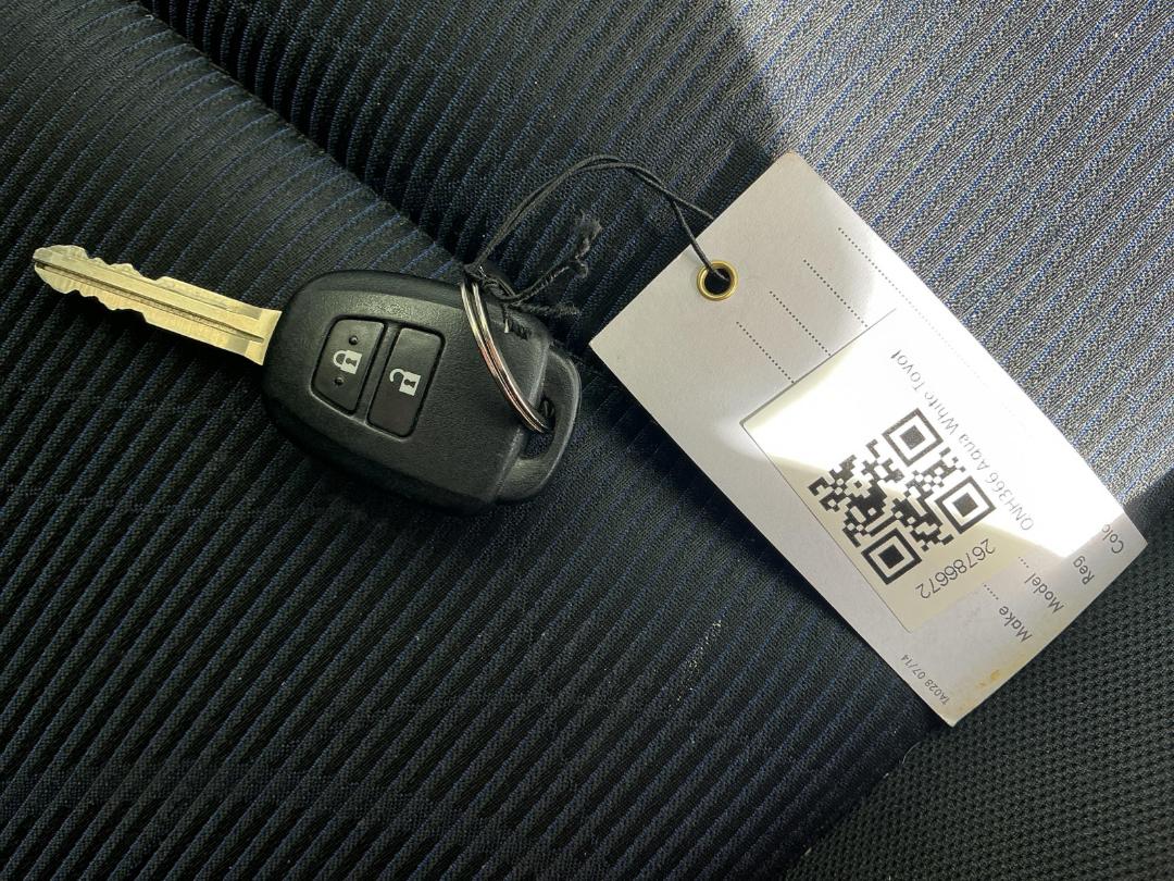 Photo '15' of Toyota Aqua Photo '15' of Toyota Aqua