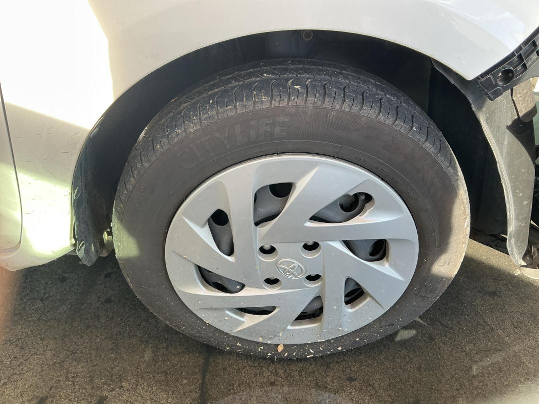 Photo '32' of Toyota Aqua Photo '32' of Toyota Aqua