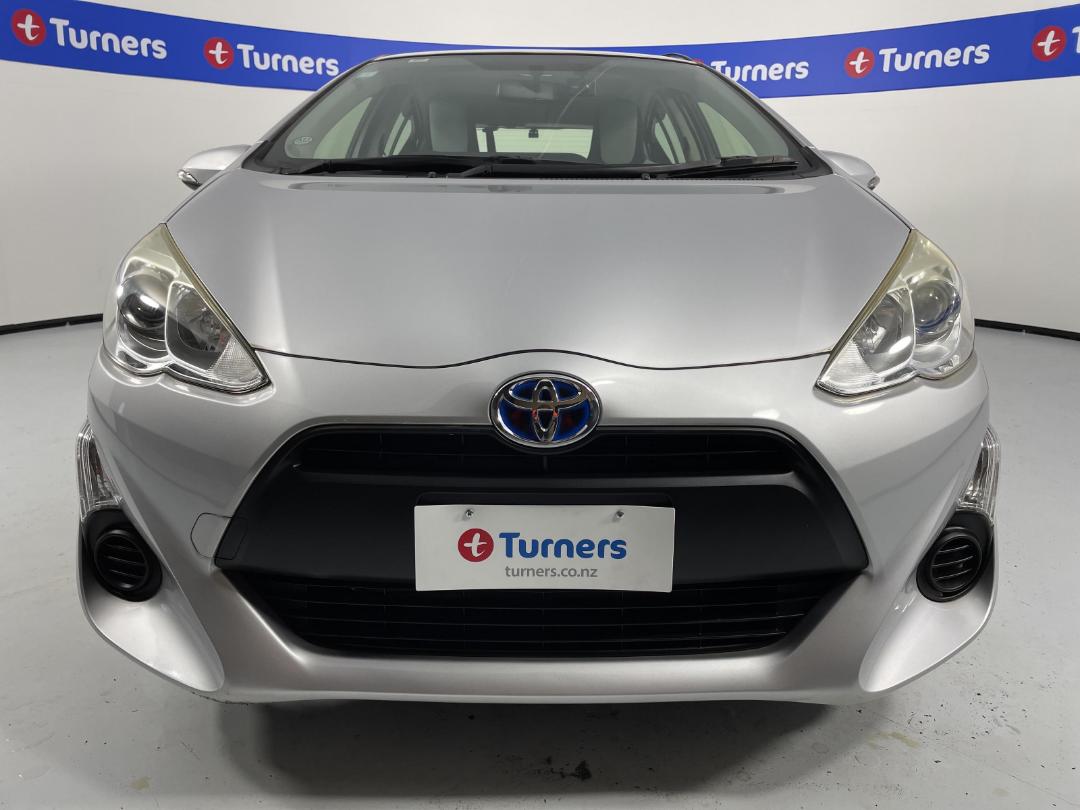 Photo '2' of Toyota Aqua Photo '2' of Toyota Aqua