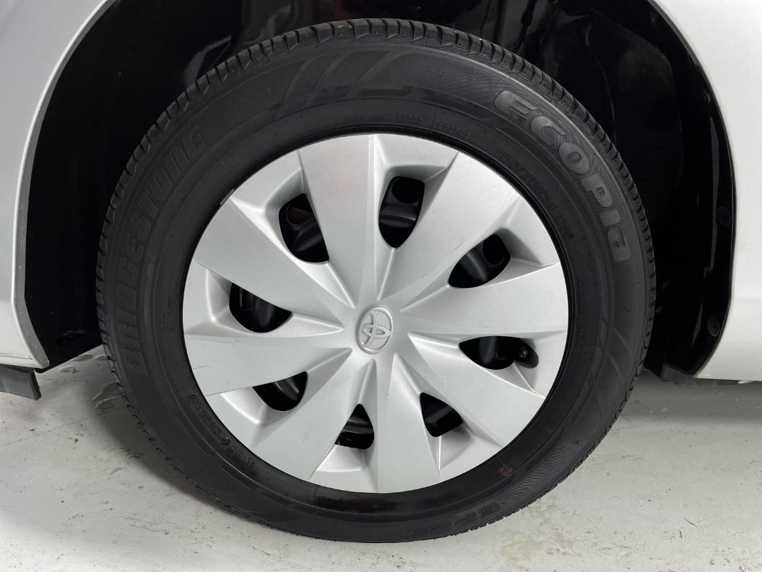 Photo '10' of Toyota Aqua Photo '10' of Toyota Aqua