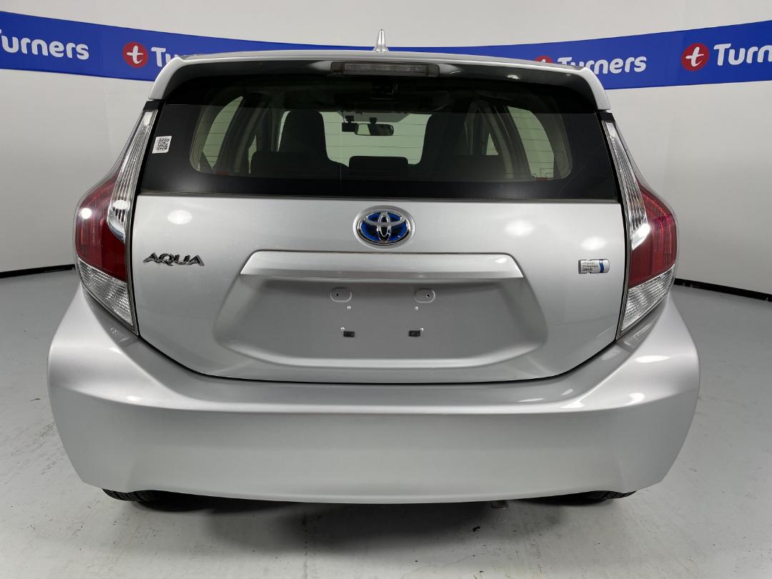 Photo '6' of Toyota Aqua Photo '6' of Toyota Aqua