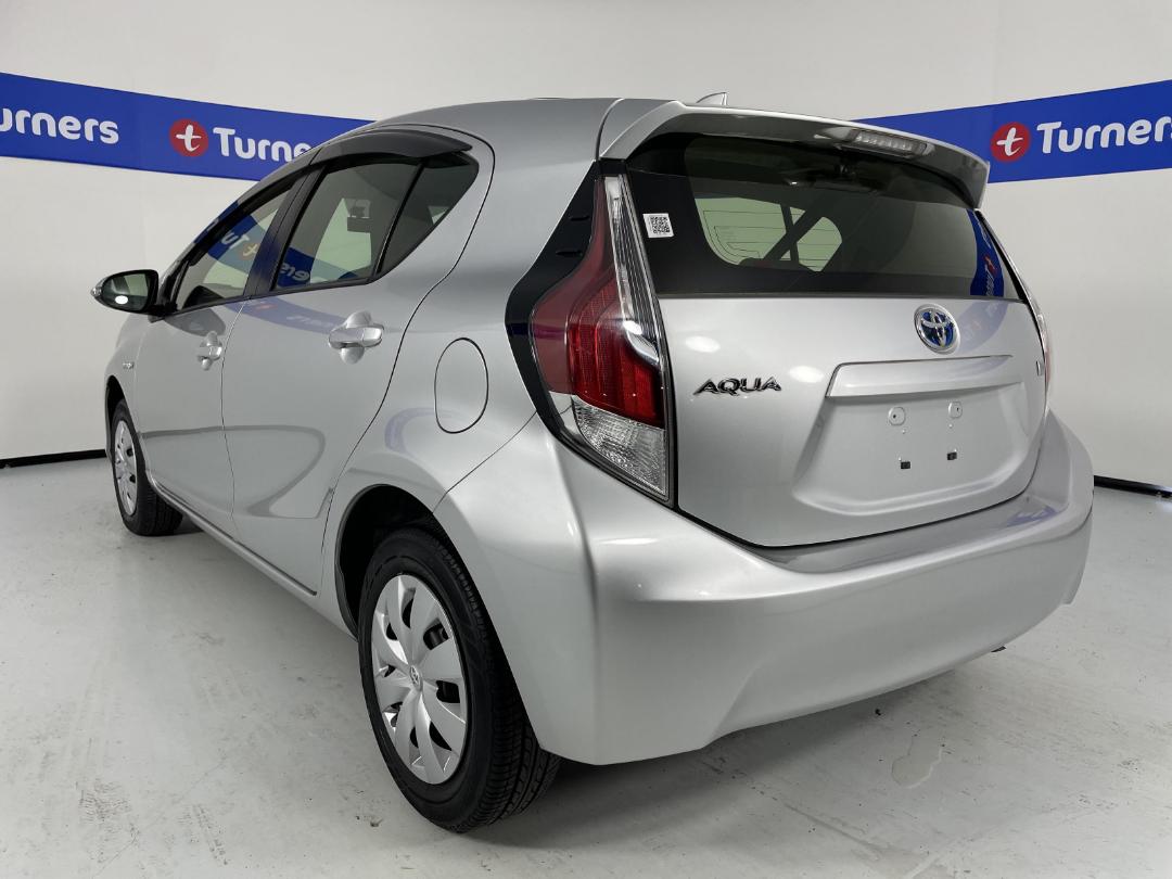 Photo '5' of Toyota Aqua Photo '5' of Toyota Aqua