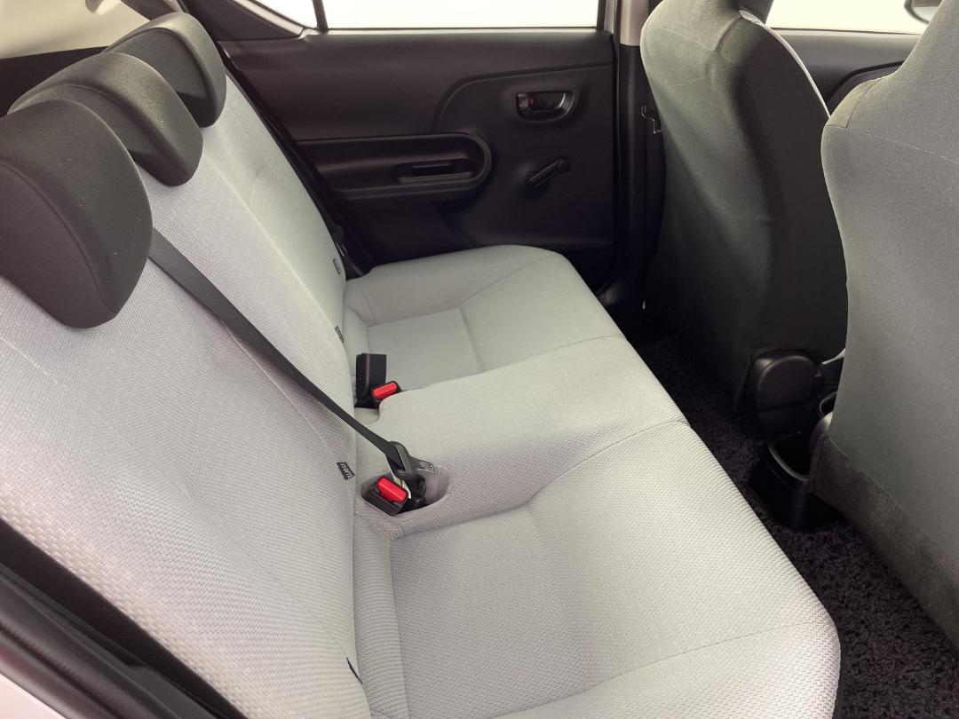 Photo '20' of Toyota Aqua Photo '20' of Toyota Aqua