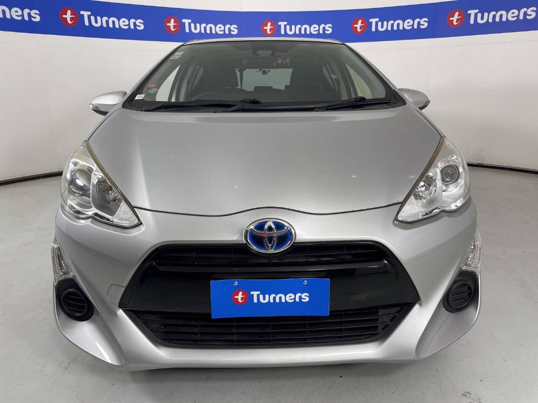 Photo '2' of Toyota Aqua Photo '2' of Toyota Aqua