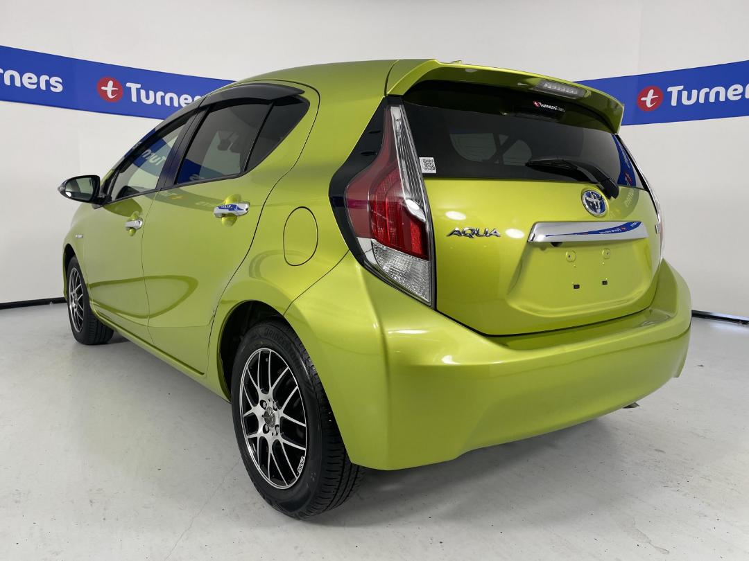 Photo '5' of Toyota Aqua Photo '5' of Toyota Aqua