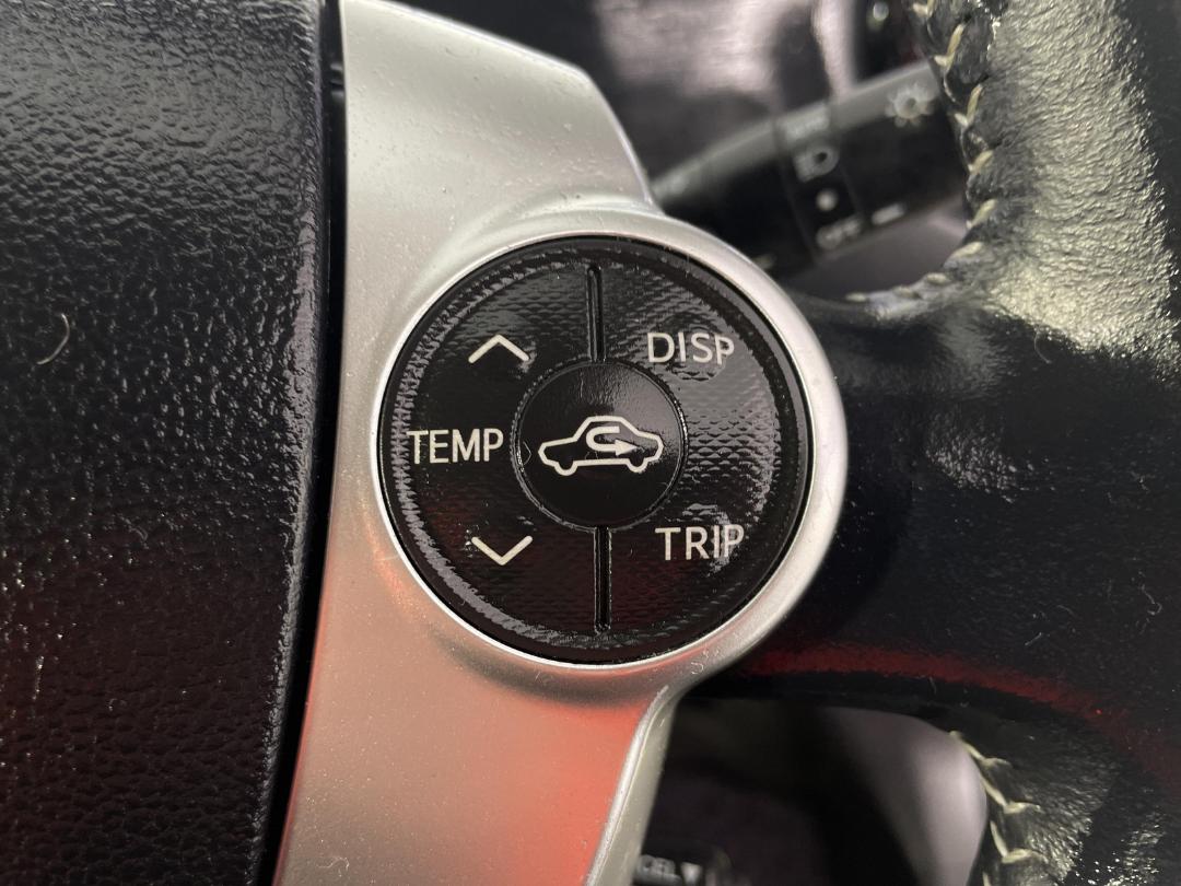 Photo '24' of Toyota Aqua Photo '24' of Toyota Aqua