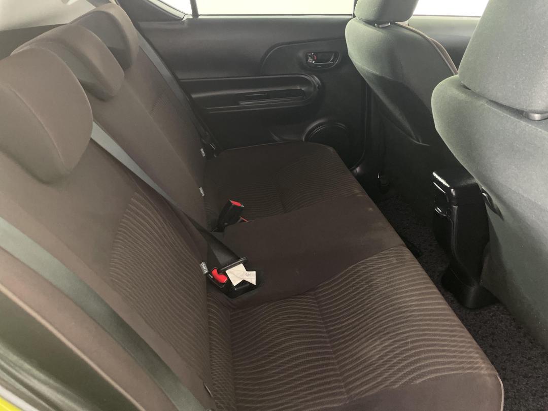 Photo '20' of Toyota Aqua Photo '20' of Toyota Aqua