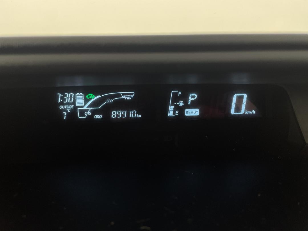 Photo '21' of Toyota Aqua Photo '21' of Toyota Aqua