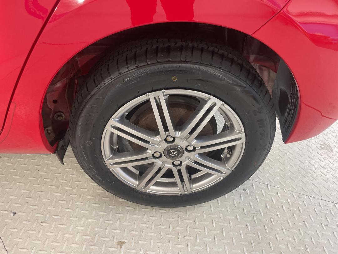 Photo '11' of Toyota Aqua Photo '11' of Toyota Aqua