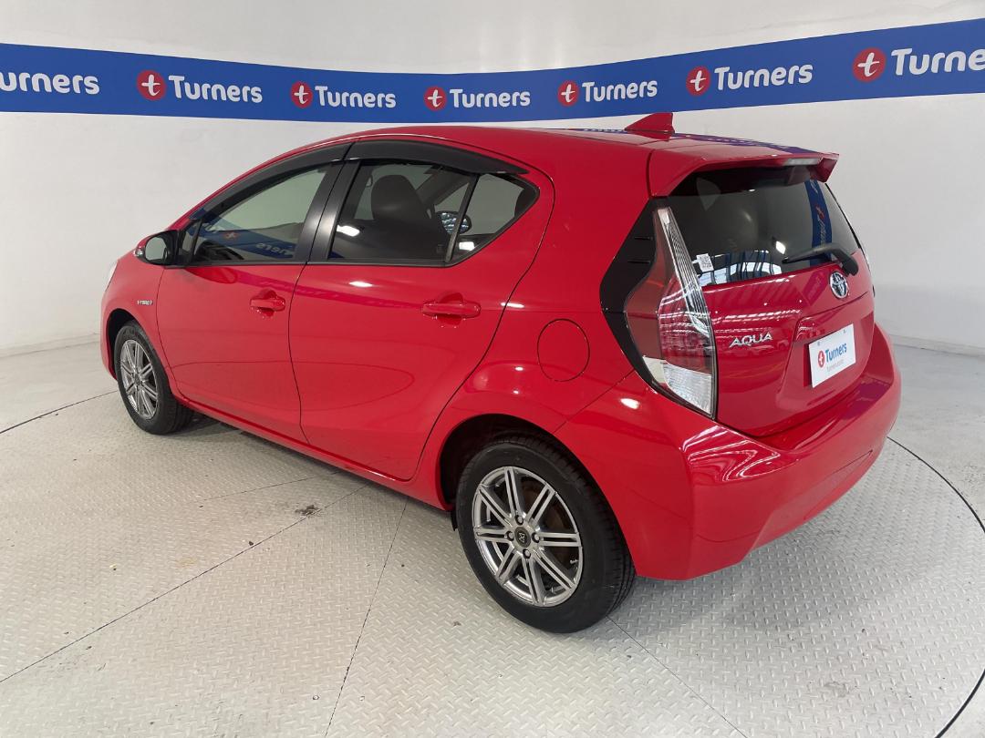 Photo '5' of Toyota Aqua Photo '5' of Toyota Aqua