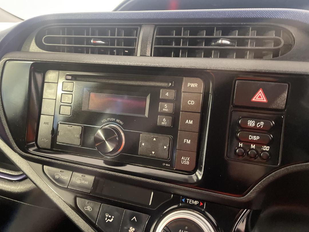 Photo '26' of Toyota Aqua Photo '26' of Toyota Aqua