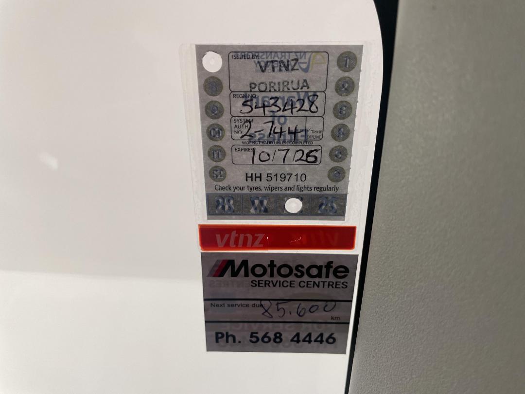 Photo '30' of Toyota Aqua Photo '30' of Toyota Aqua