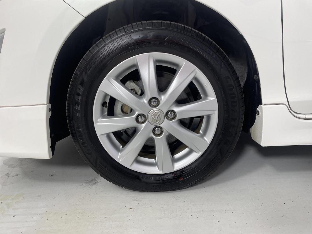 Photo '10' of Toyota Aqua Photo '10' of Toyota Aqua