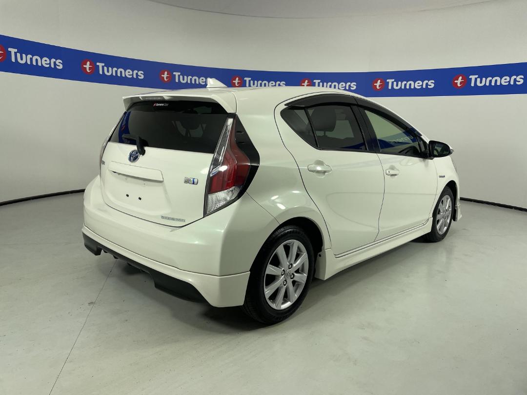 Photo '7' of Toyota Aqua Photo '7' of Toyota Aqua