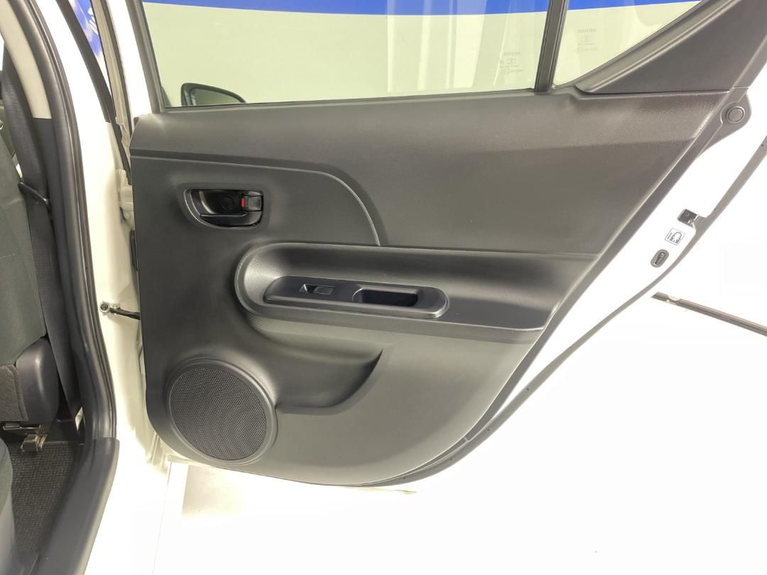 Photo '19' of Toyota Aqua Photo '19' of Toyota Aqua