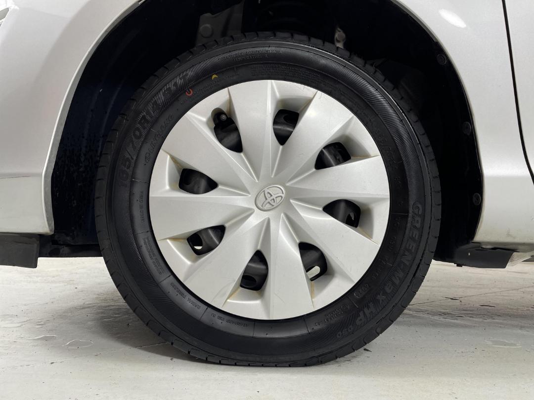 Photo '10' of Toyota Aqua Photo '10' of Toyota Aqua