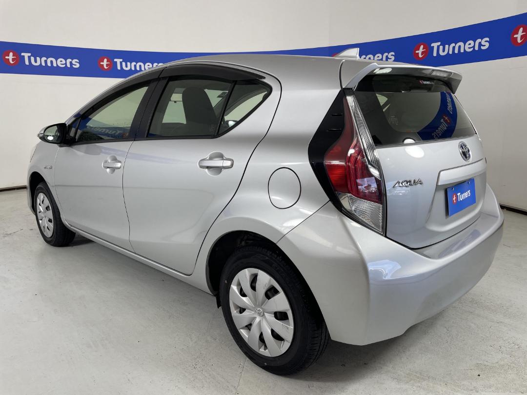 Photo '5' of Toyota Aqua Photo '5' of Toyota Aqua