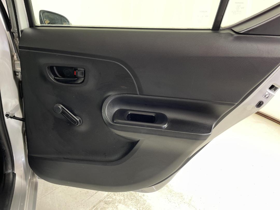 Photo '19' of Toyota Aqua Photo '19' of Toyota Aqua