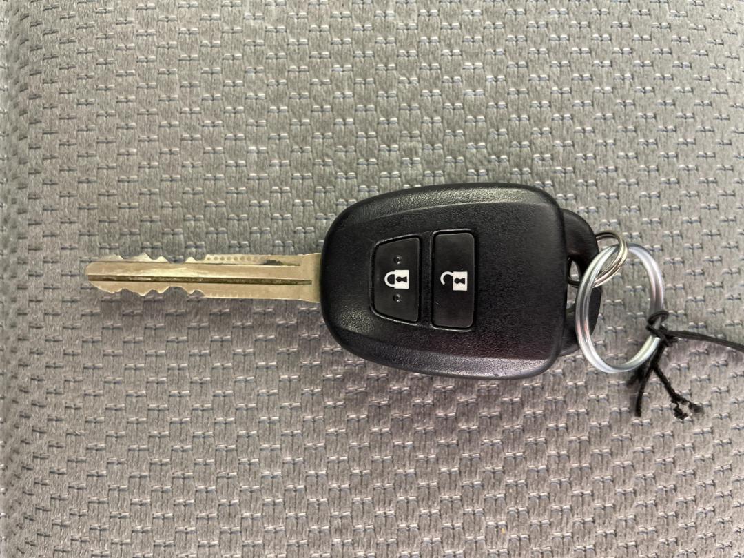 Photo '22' of Toyota Aqua Photo '22' of Toyota Aqua