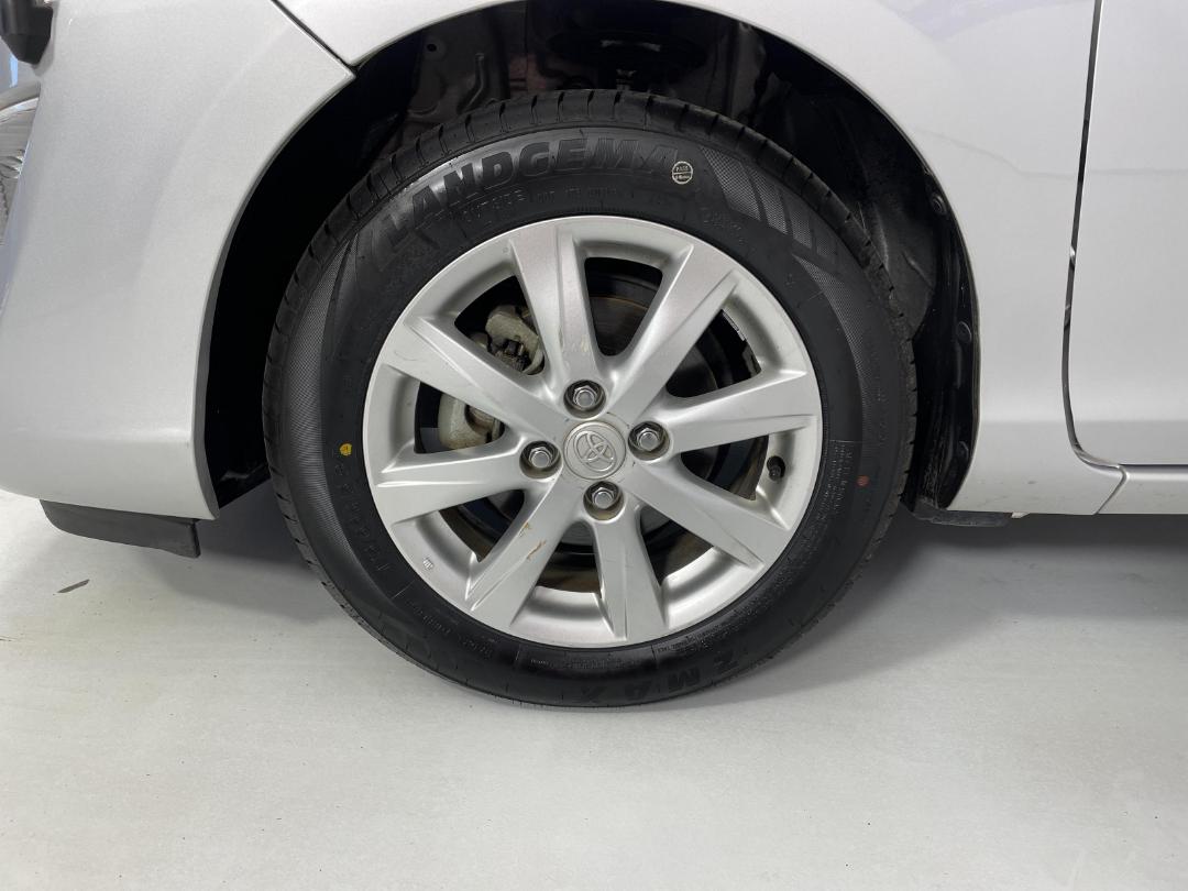 Photo '10' of Toyota Aqua Photo '10' of Toyota Aqua