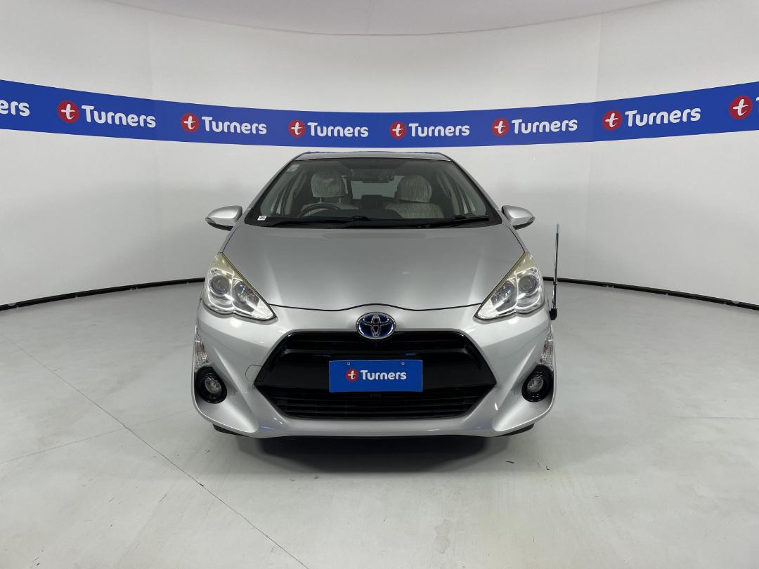 Photo '2' of Toyota Aqua Photo '2' of Toyota Aqua