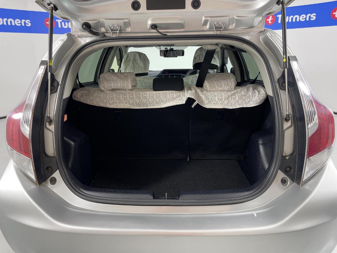 Photo '14' of Toyota Aqua Photo '14' of Toyota Aqua