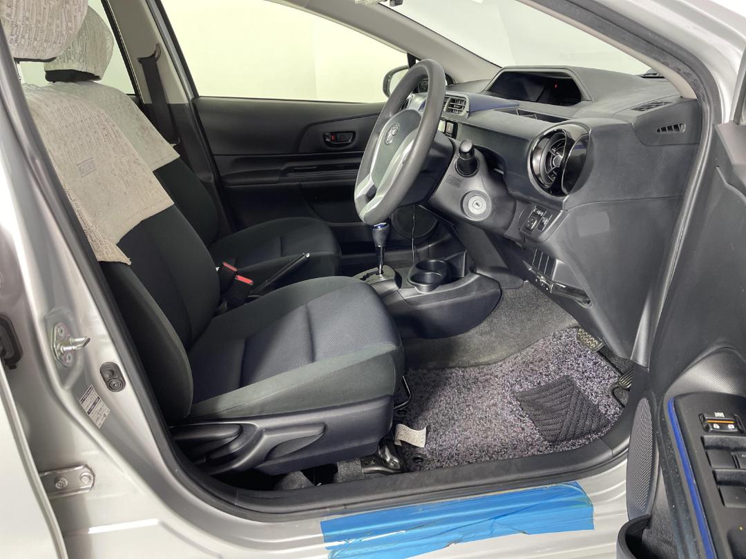 Photo '16' of Toyota Aqua Photo '16' of Toyota Aqua