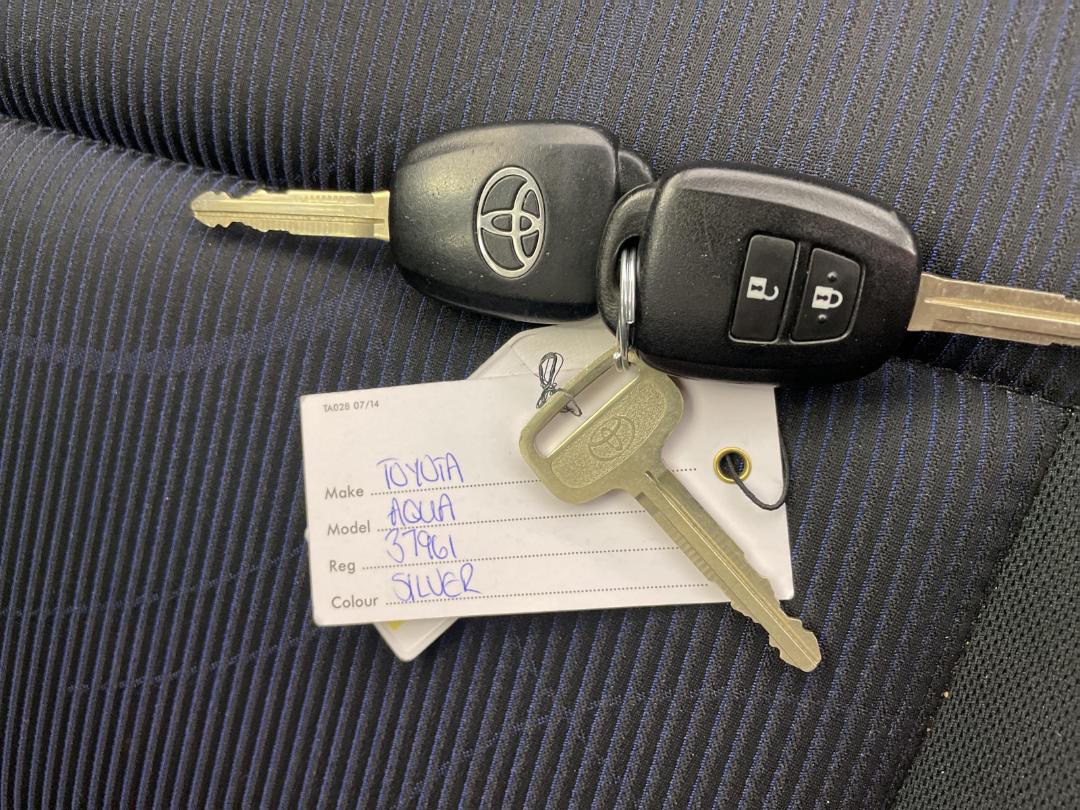 Photo '22' of Toyota Aqua Photo '22' of Toyota Aqua