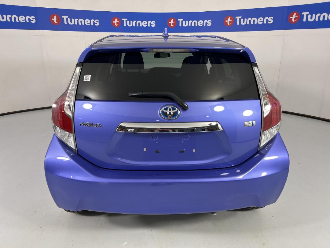 Photo '6' of Toyota Aqua Photo '6' of Toyota Aqua