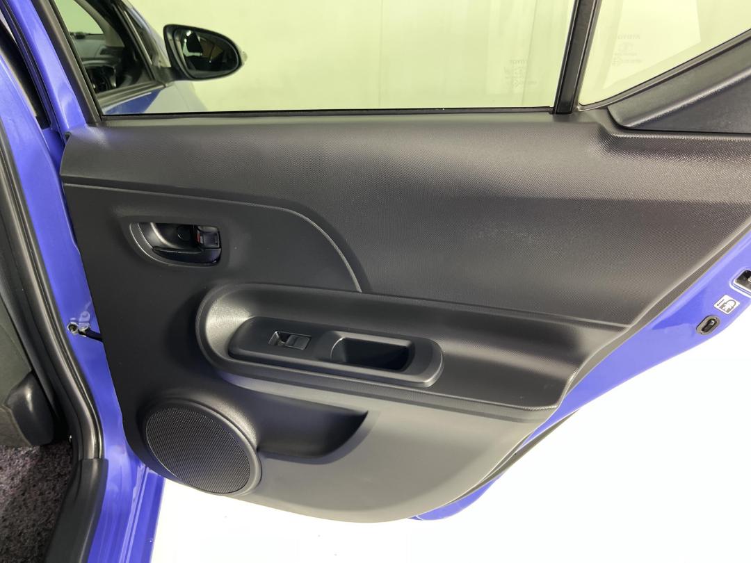 Photo '19' of Toyota Aqua Photo '19' of Toyota Aqua