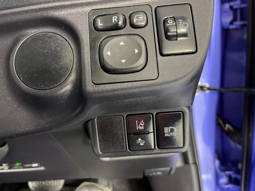 Photo '26' of Toyota Aqua Photo '26' of Toyota Aqua