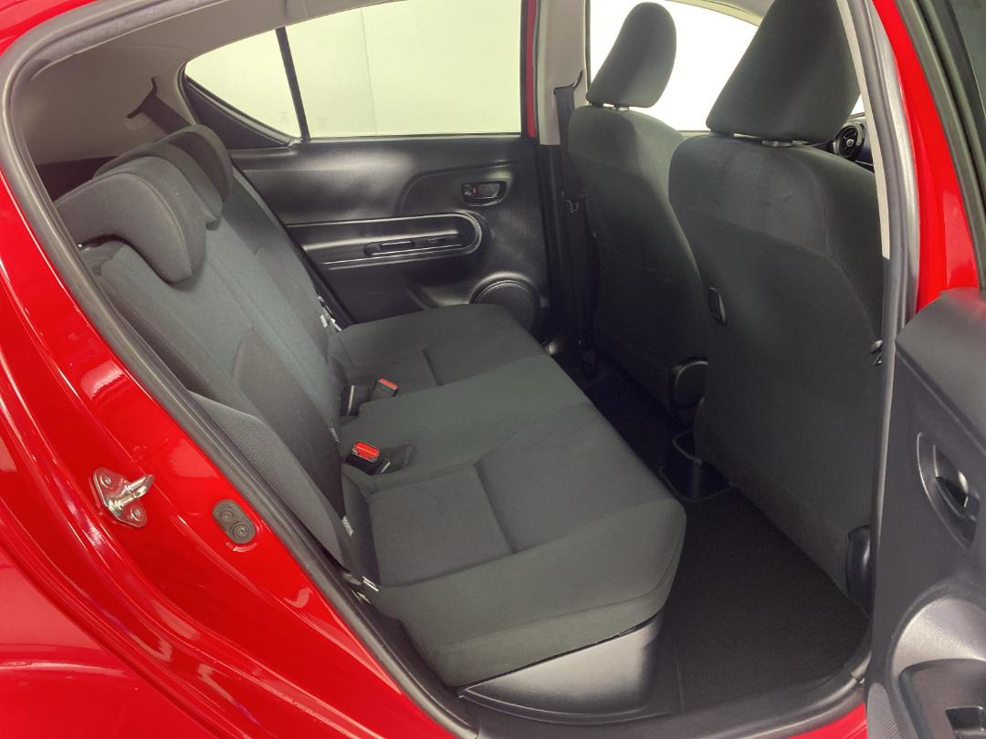 Photo '20' of Toyota Aqua Photo '20' of Toyota Aqua