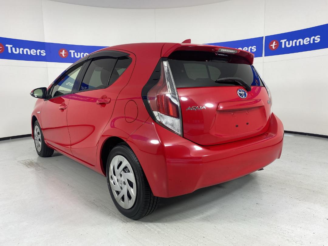 Photo '5' of Toyota Aqua Photo '5' of Toyota Aqua