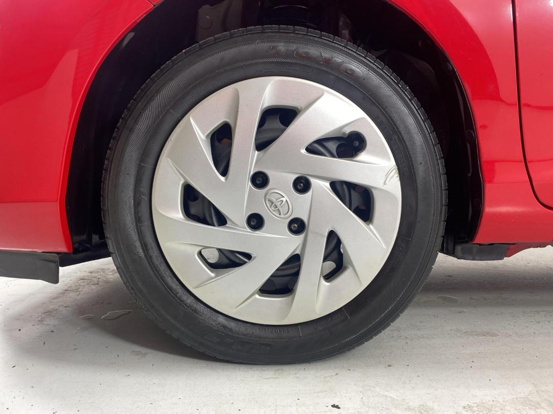 Photo '10' of Toyota Aqua Photo '10' of Toyota Aqua