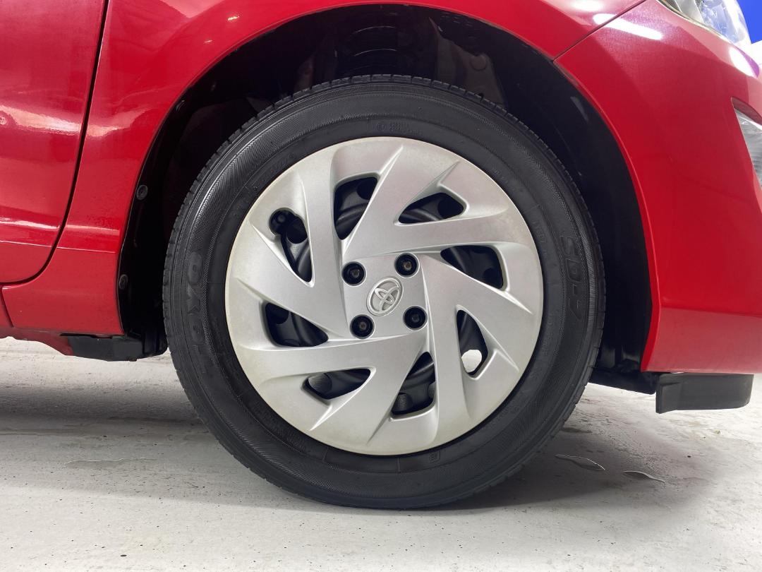 Photo '9' of Toyota Aqua Photo '9' of Toyota Aqua