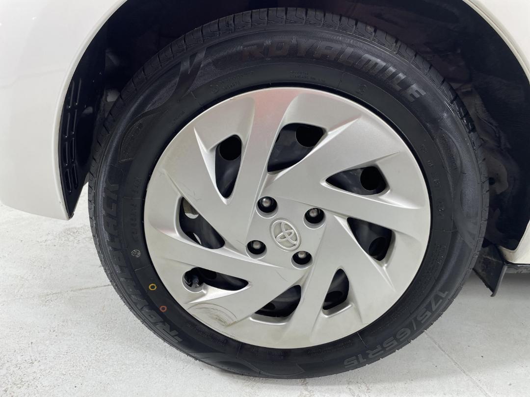 Photo '12' of Toyota Aqua Photo '12' of Toyota Aqua