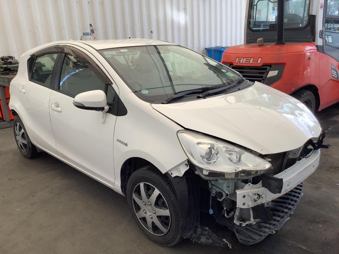 Photo '4' of Toyota Aqua Hybrid Photo '4' of Toyota Aqua Hybrid