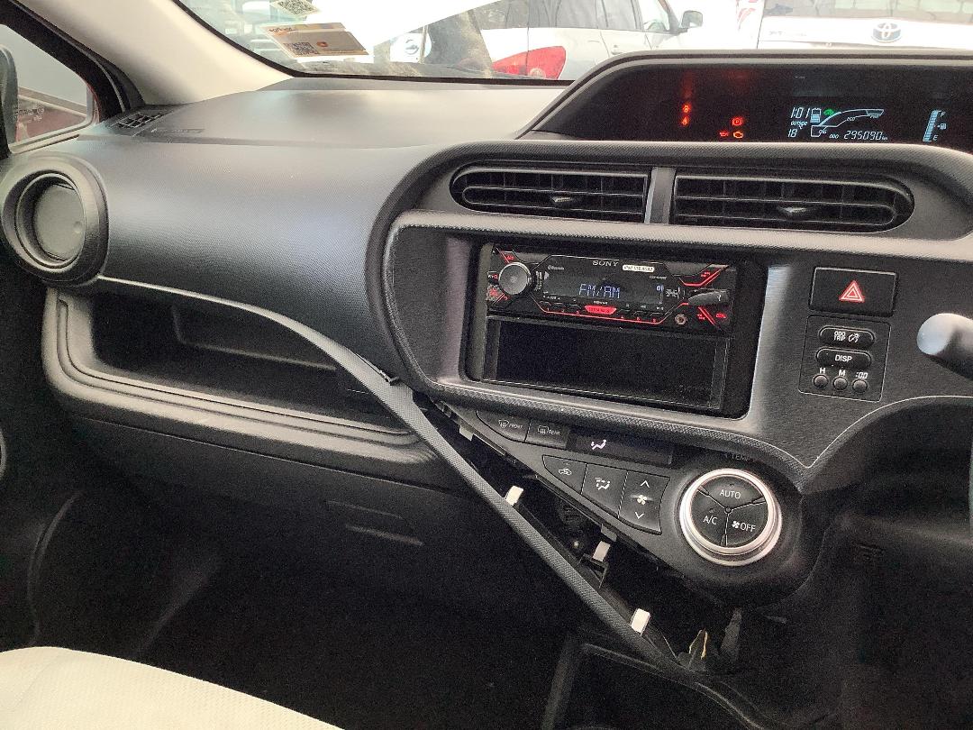 Photo '17' of Toyota Aqua Hybrid Photo '17' of Toyota Aqua Hybrid