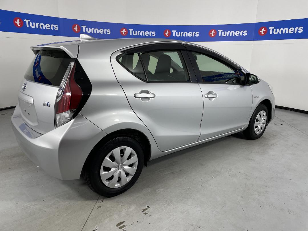 Photo '7' of Toyota Aqua