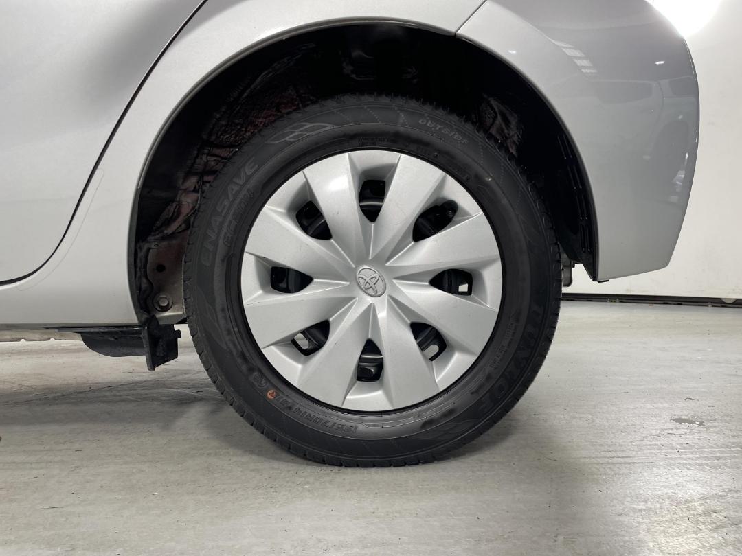 Photo '11' of Toyota Aqua