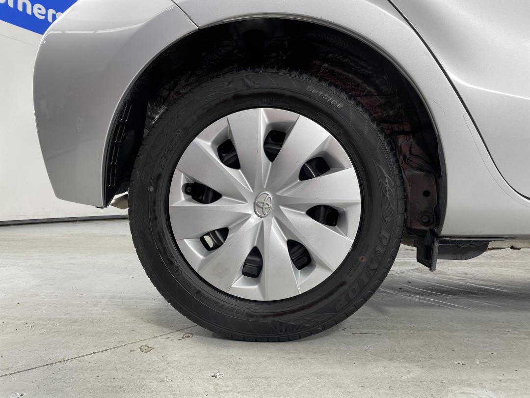 Photo '12' of Toyota Aqua