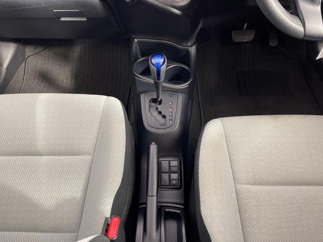 Photo '18' of Toyota Aqua