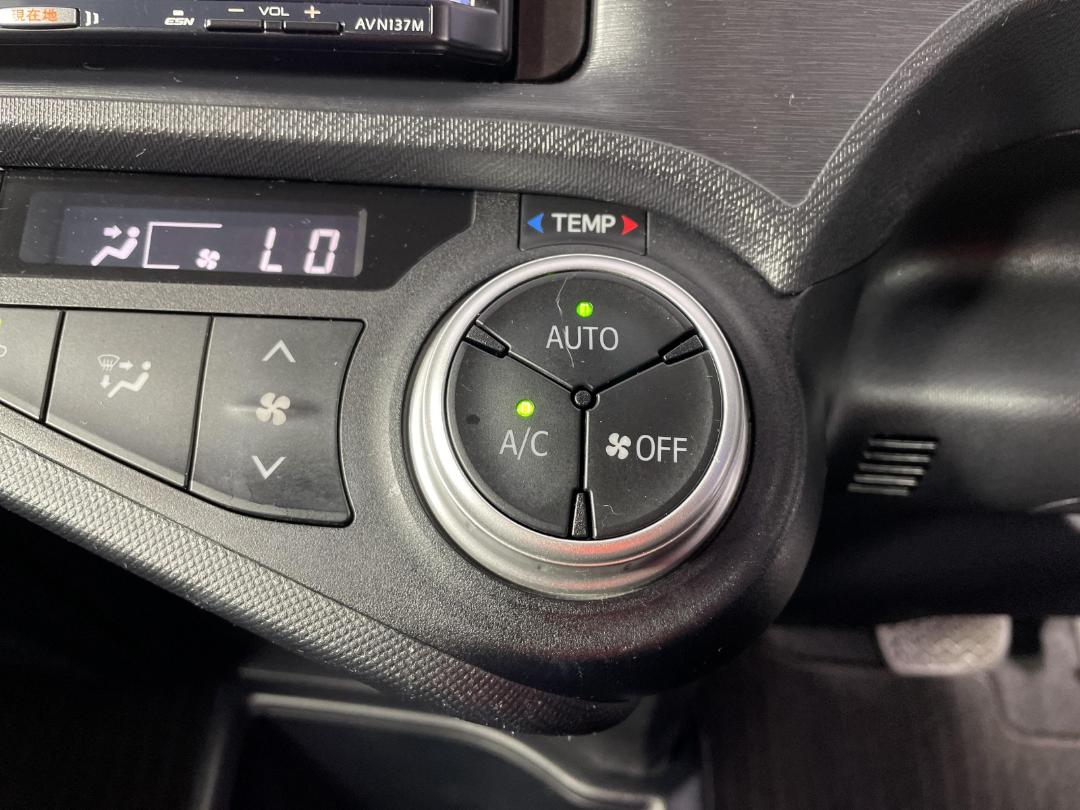 Photo '26' of Toyota Aqua