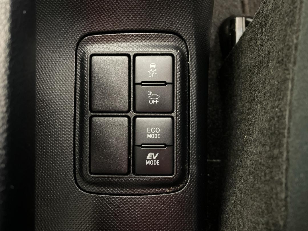 Photo '25' of Toyota Aqua