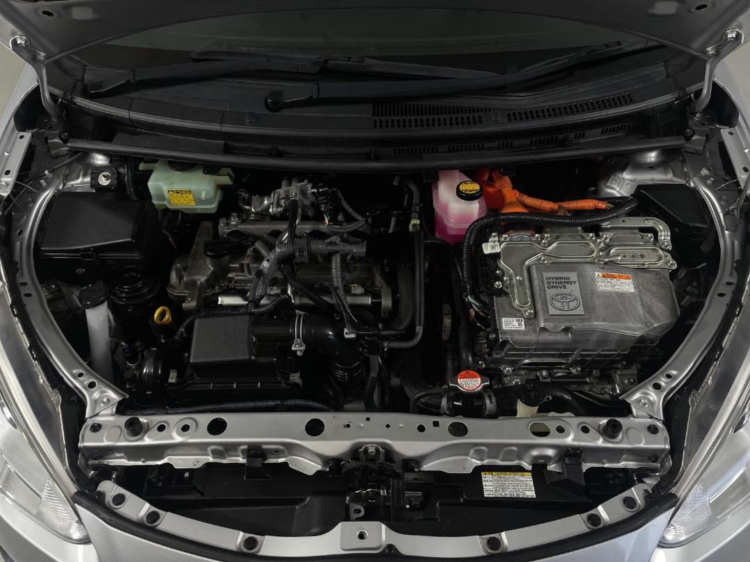 Photo '13' of Toyota Aqua