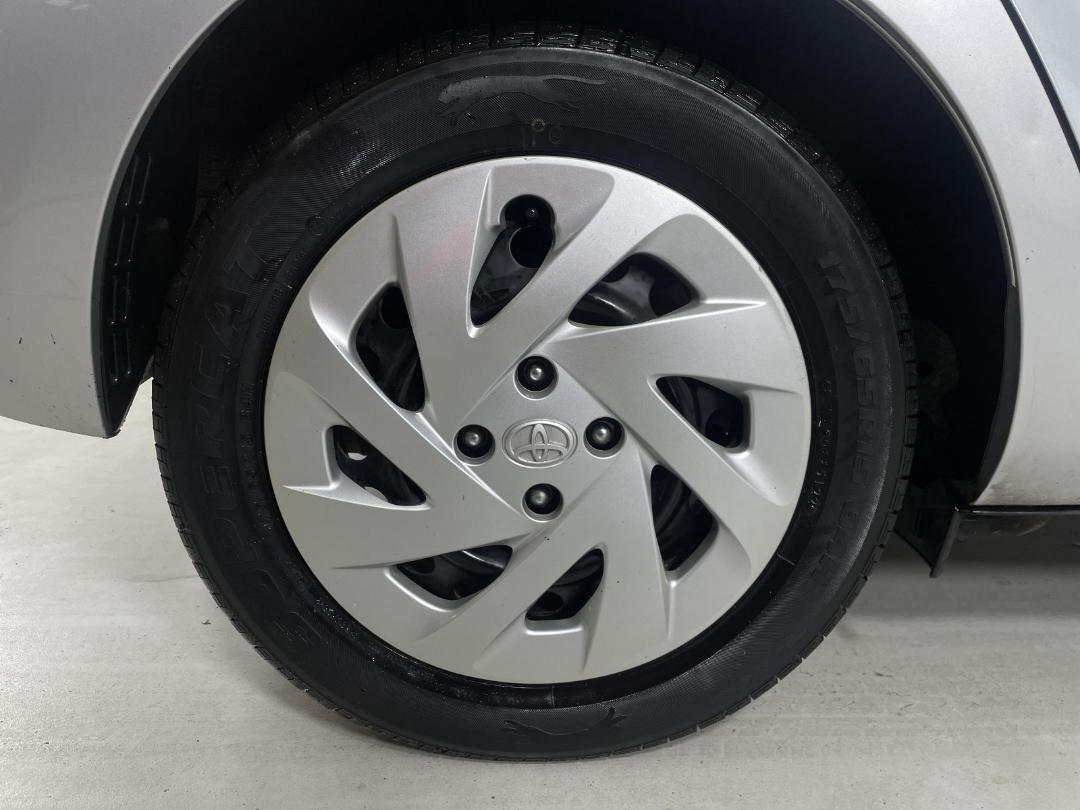 Photo '12' of Toyota Aqua