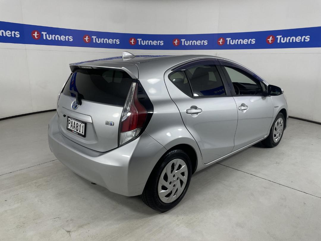 Photo '7' of Toyota Aqua